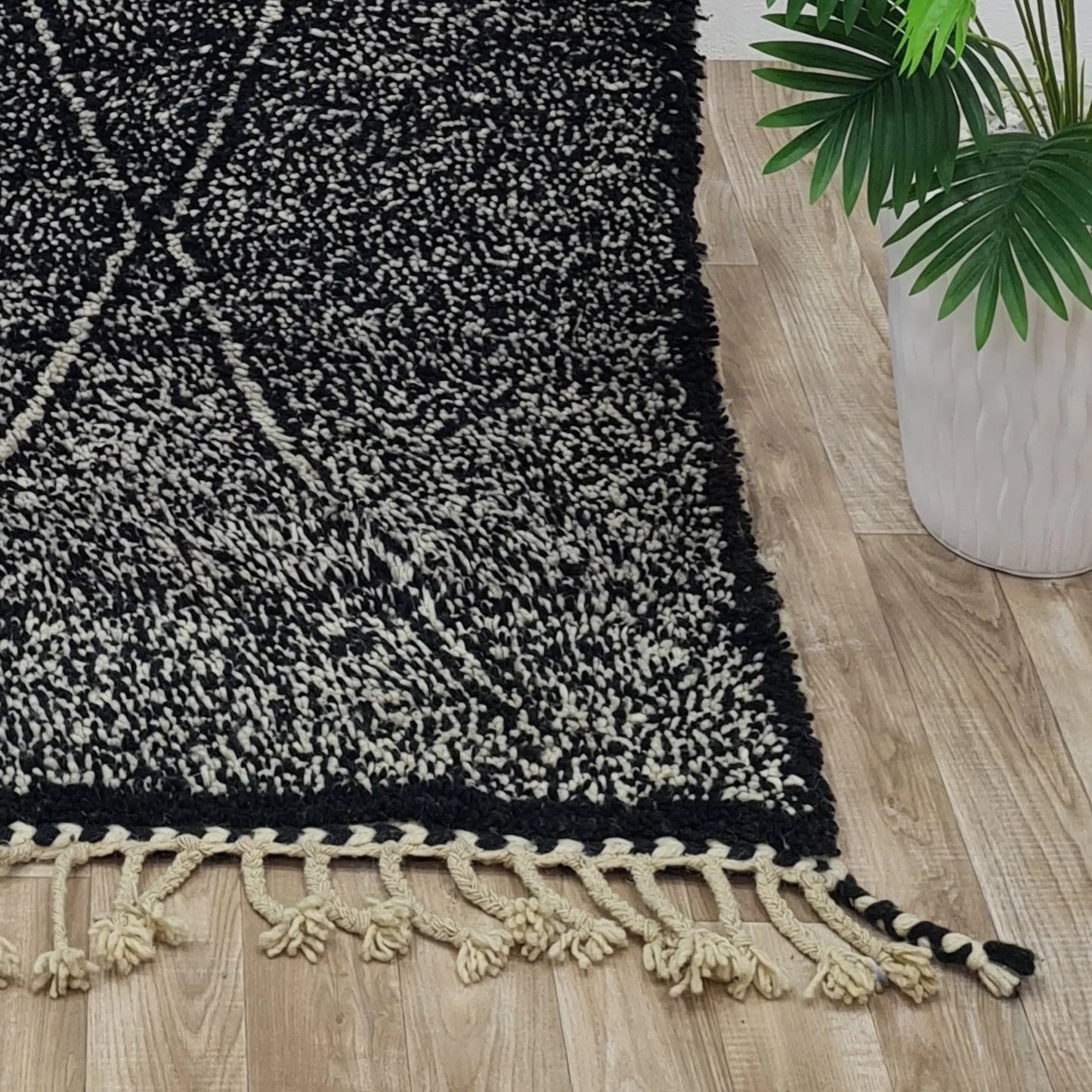 Handwoven Moroccan Runner Rug – Black & White Geometric Design – Custom Size - Berber Handcrafts