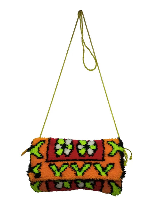 Hand-Knotted Bag, Rug Purse, Carpet Bag, Tufted Bag, Neon Clutch, Neon Bag, Y2K Bag, 90s Style, Festival Bag, Dopamine Dressing, Maximalist, Statement Purse, Colorful Bag, Crossbody Clutch, Small Purse, Party Bag, Orange and Green, Lime Green, Gold Strap, Handmade Clutch, One of a Kind, Artisan Made, Unique Gift, Woven Clutch, Pile Weave.
